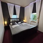 아파트 By Hell & Dunkel *
