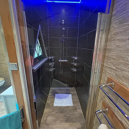 By Hell & Dunkel Appartement *