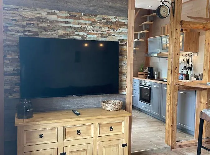 公寓 By Hell & Dunkel *