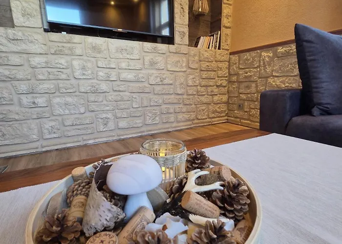 公寓 By Hell & Dunkel