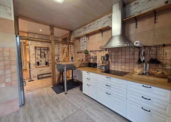 公寓 By Hell & Dunkel