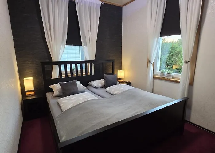 公寓 By Hell & Dunkel *