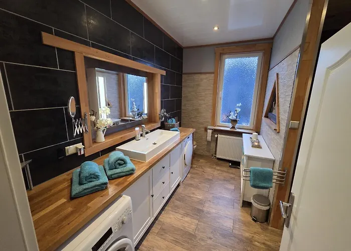 公寓 By Hell & Dunkel